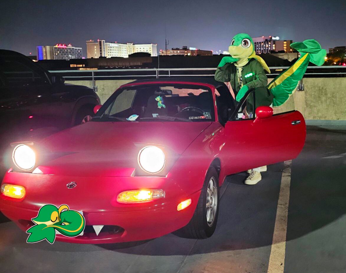 PopDan404's tweet image. Happy 1 year anniversary to Taji!
🎉🥳🎊
I still can’t believe I’ve had this goober for a whole year, and more to come!
Thanks @Sittin_Kitten for making this them real! 🥹