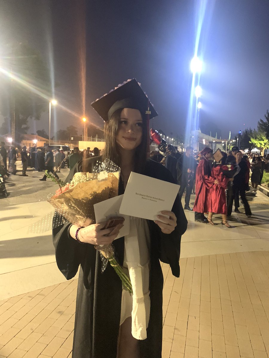 luvvraine06's tweet photo. Just graduated high school 🥳😜 https://t.co/ZLqmrV01cY