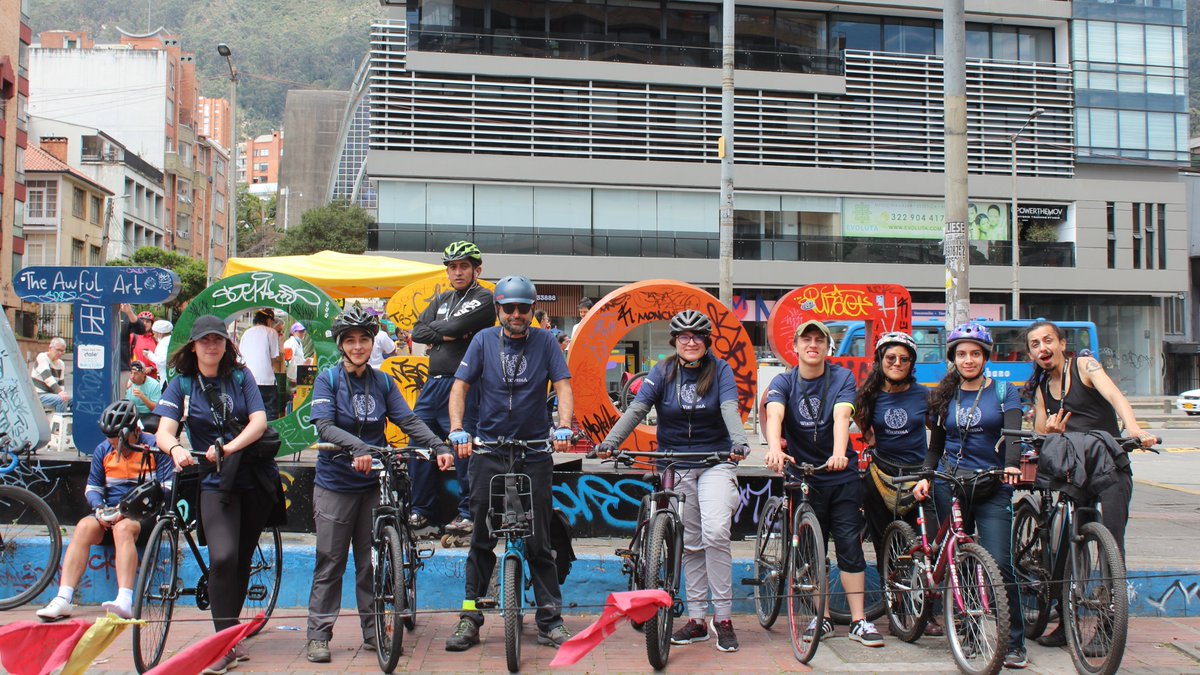 wikimediaco's tweet photo. #WikiCrónica | 🚴‍♀️Desde su llegada, la #bicicleta se ha convertido cada vez más en un artefacto presente en distintos ámbitos de la cultura y patrimonio de 🇨🇴.

En el #DiaMundialdelaBicicleta rodamos, pedaleamos y recorrimos la #ciclovía de Bogotá. Les contamos en un🧵✍️  (1de8) https://t.co/UhlE4cZKbt