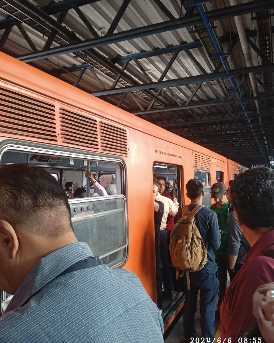 mapatvillegas's tweet photo. Imposible el metro Línea B es neta...  @MetroCDMX  peesimo servicio https://t.co/TgsTdVER5g