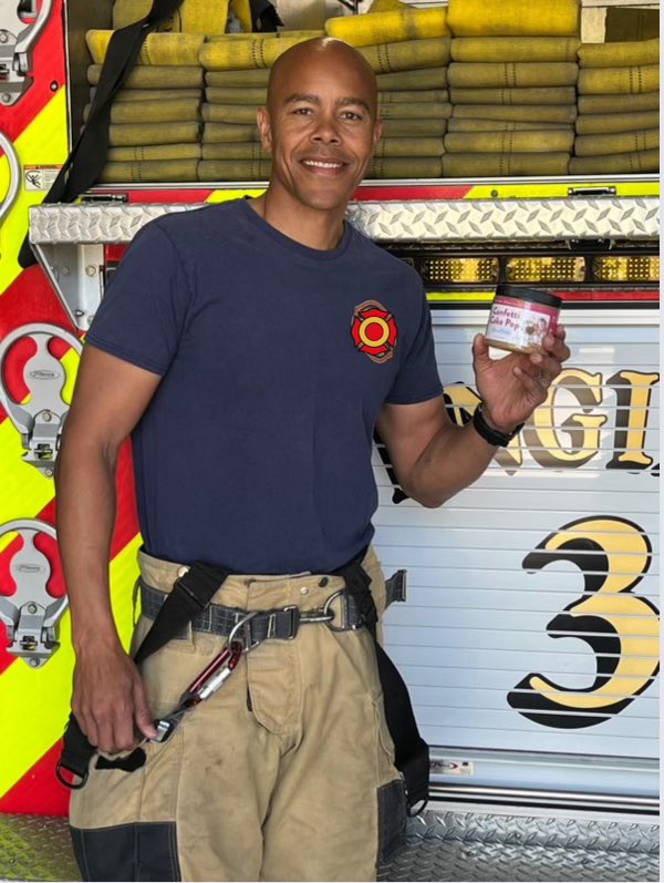 🔥🥜 Honoring Our Heroes with American Dream Nut Butter! 🥜🔥

Today, we're shining a spotlight on our brave firefighters! 🚒❤️ We're sending our delicious, handcrafted nut butter to those who put their lives on the line every day.

Do you know a hero who deserves a special