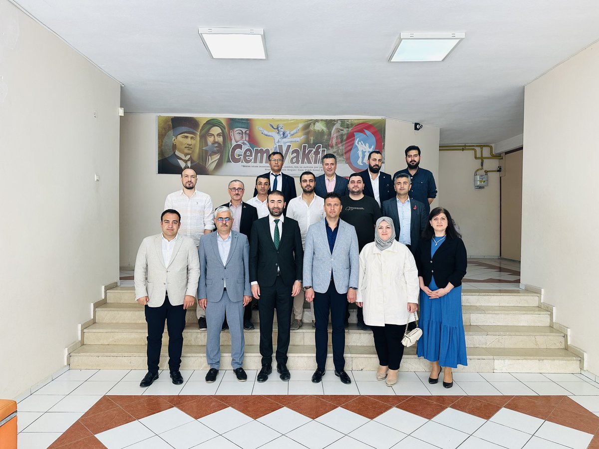 #SİVAS #CEMVAKFI ZİYARET EDİLDİ

<a href="/MUSIADSivas/">MÜSİAD Sivas </a> Başkanımız <a href="/GorgenUgur/">Uğur Görgen</a>, Yönetim Kurulumuzla Sivas Cem Vakfı Başkanı <a href="/UnalKaratas58/">Ünal Karataş🇹🇷</a> ve yönetimine nezaket ziyaretinde bulundular.