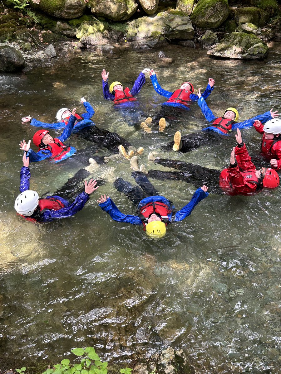 Miss Jones tweet media