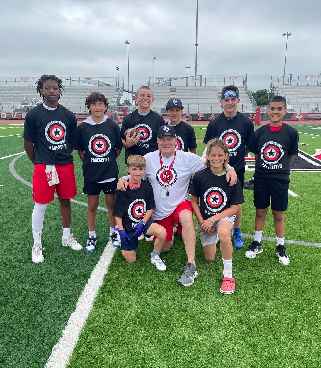 ToddDodgeFBcamp's tweet photo. Day 2 of camp was phenomenal. Great work ethic + attention to detail = improvement for every camper. We worked the intermediate level and accuracy. Future is bright for all these players and their teams! #TDQBWR33 https://t.co/0BXd23hQtS