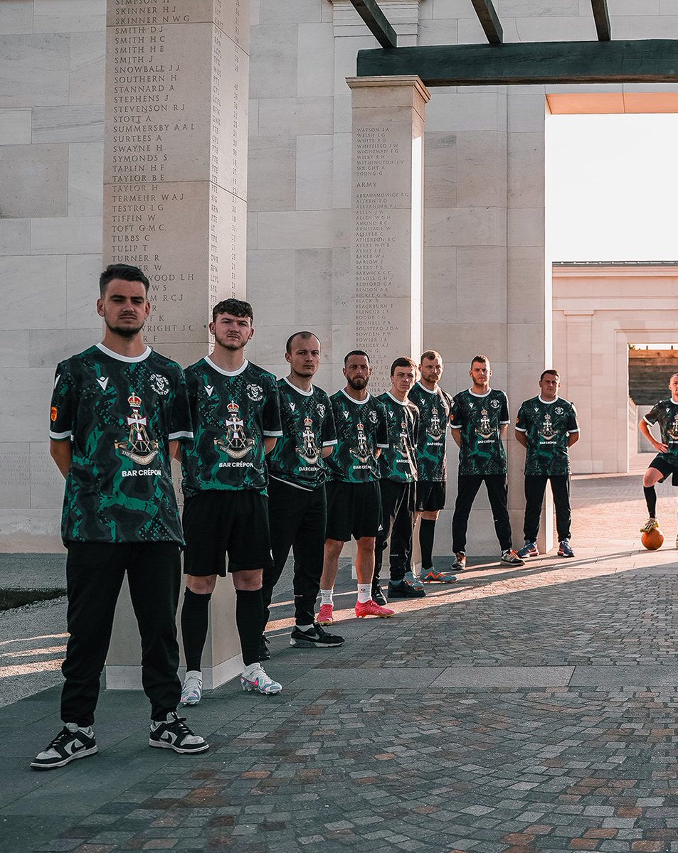 NGS_Ver_Sur_Mer's tweet photo. ⭐️ New Kit 24-25 ⭐️

Pour commémorer le 80e anniversaire du débarquement, nous vous présentons notre maillot, « hommage aux héros du D-Day ». 🇬🇧⚽️

⚫️🟢 https://t.co/8Z7prF6a2h