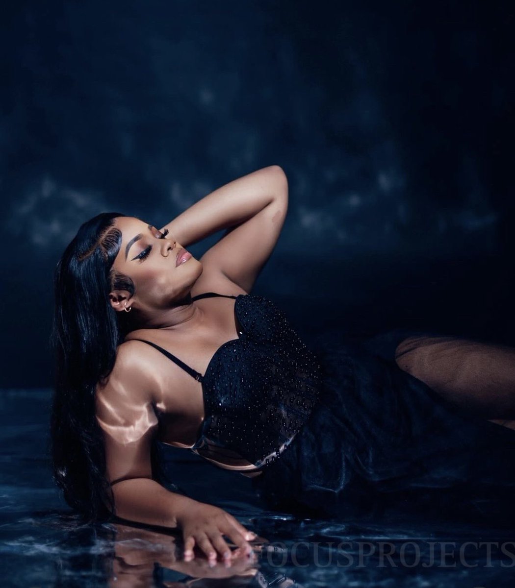 DevsPhotograph2's tweet image. I call this project “Tidal Wave” 🌊🐬🏝️🛟 #explore #focusprojects #photographer #model