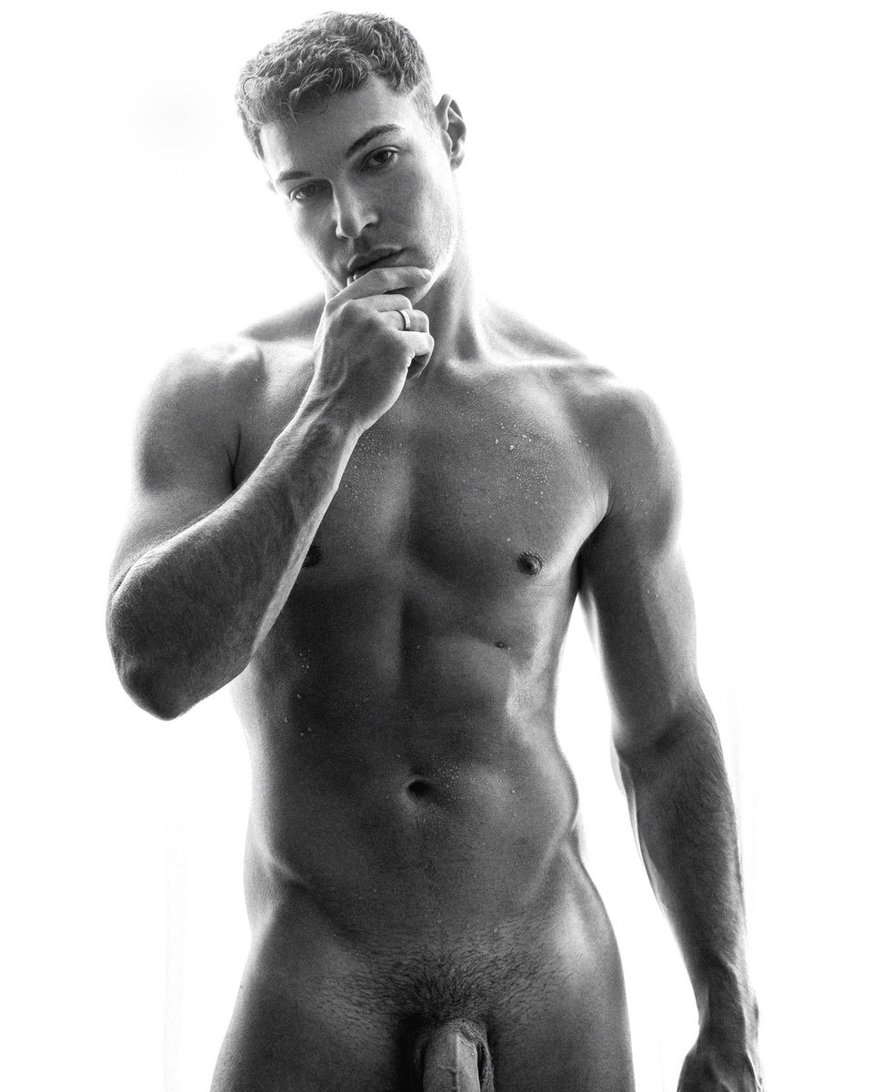 onlyjordyboy's tweet photo. @HunterNBJ22 @ProudMale3 Oof https://t.co/XwMlQ0MU2I