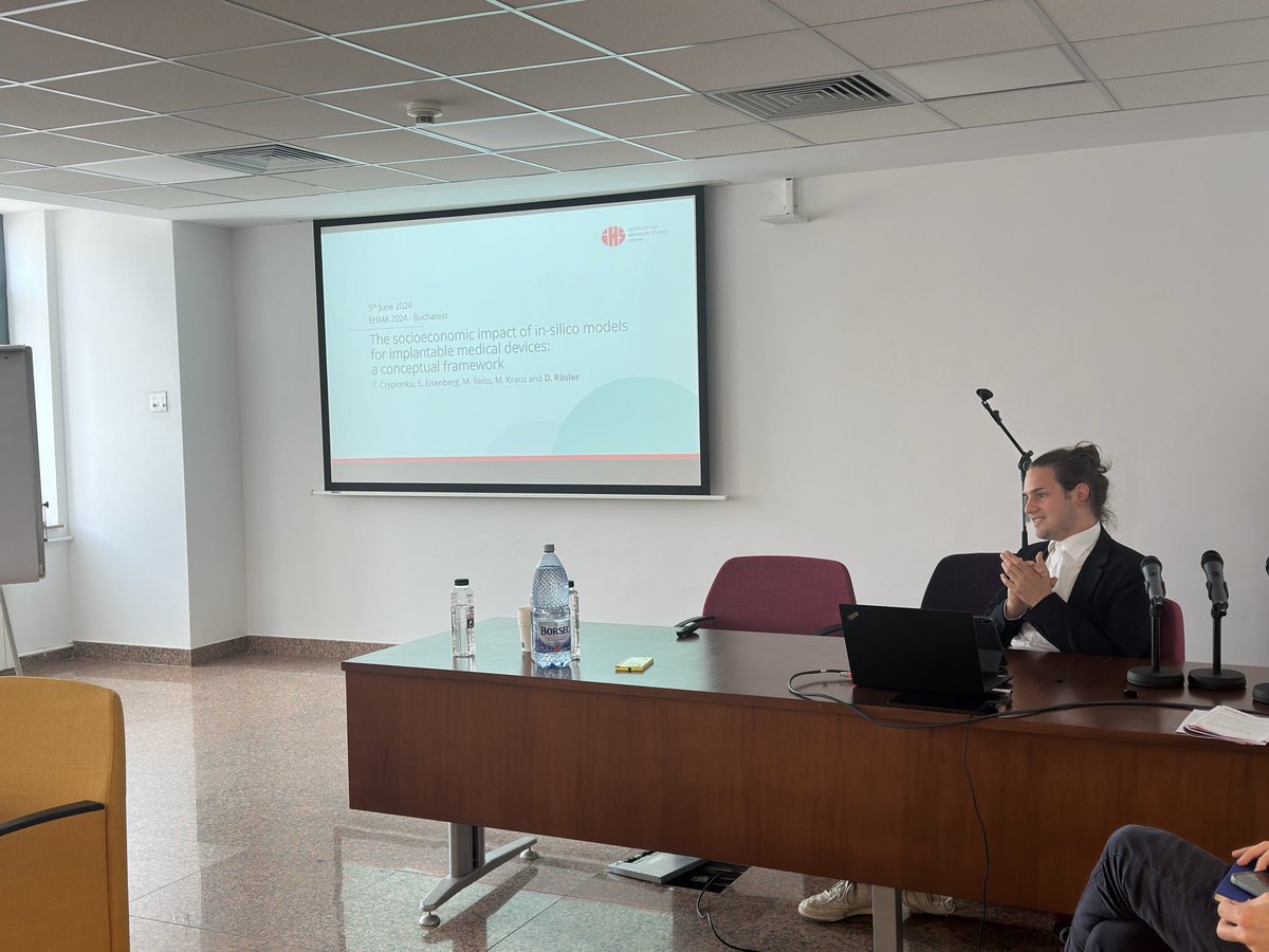 Two fruitful days at #EHMA 2024 for our partner @darosler from <a href="/IHS_Vienna/">IHS</a>. He spoke about: ''In-silico models and digital twins are expected to accelerate implantable medical device development, increase patient safety, and gain faster access for larger population groups.''