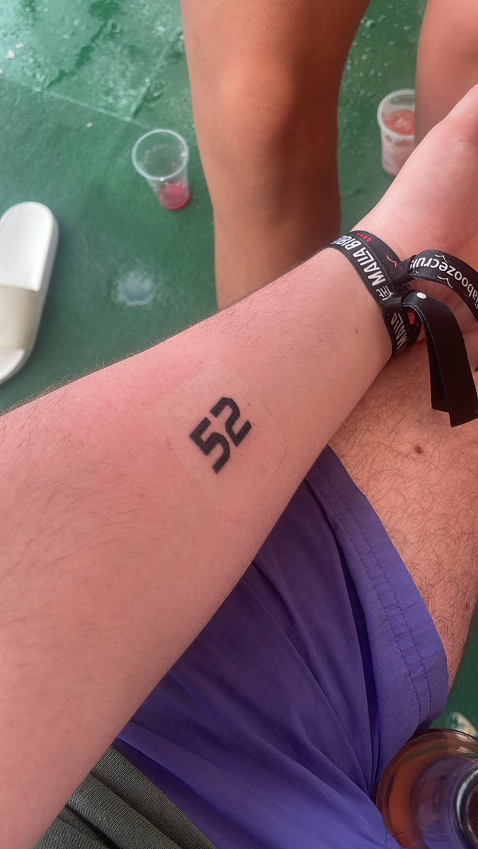 SR4OnTour's tweet photo. For the goat @bendtnerb52 #bendtner https://t.co/XKBBgKTmXH