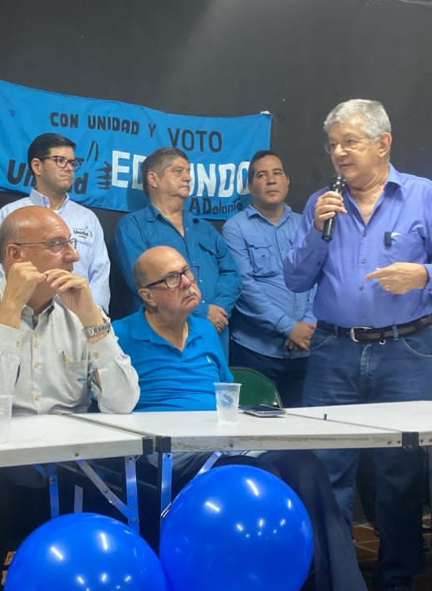 RaulPagesAD's tweet photo. #Miranda | A casa llena y en compañía de la Plataforma Unitaria del municipio Guaicaipuro. Recibimos el mensaje de nuestros líderes @hramosallup y @PieroMaroun quienes están en Los Teques promoviendo a @EdmundoGU y la Unidad para ganar. Seguimos #ADelante. 🇻🇪👍🏼 https://t.co/UrH6UbTy2A