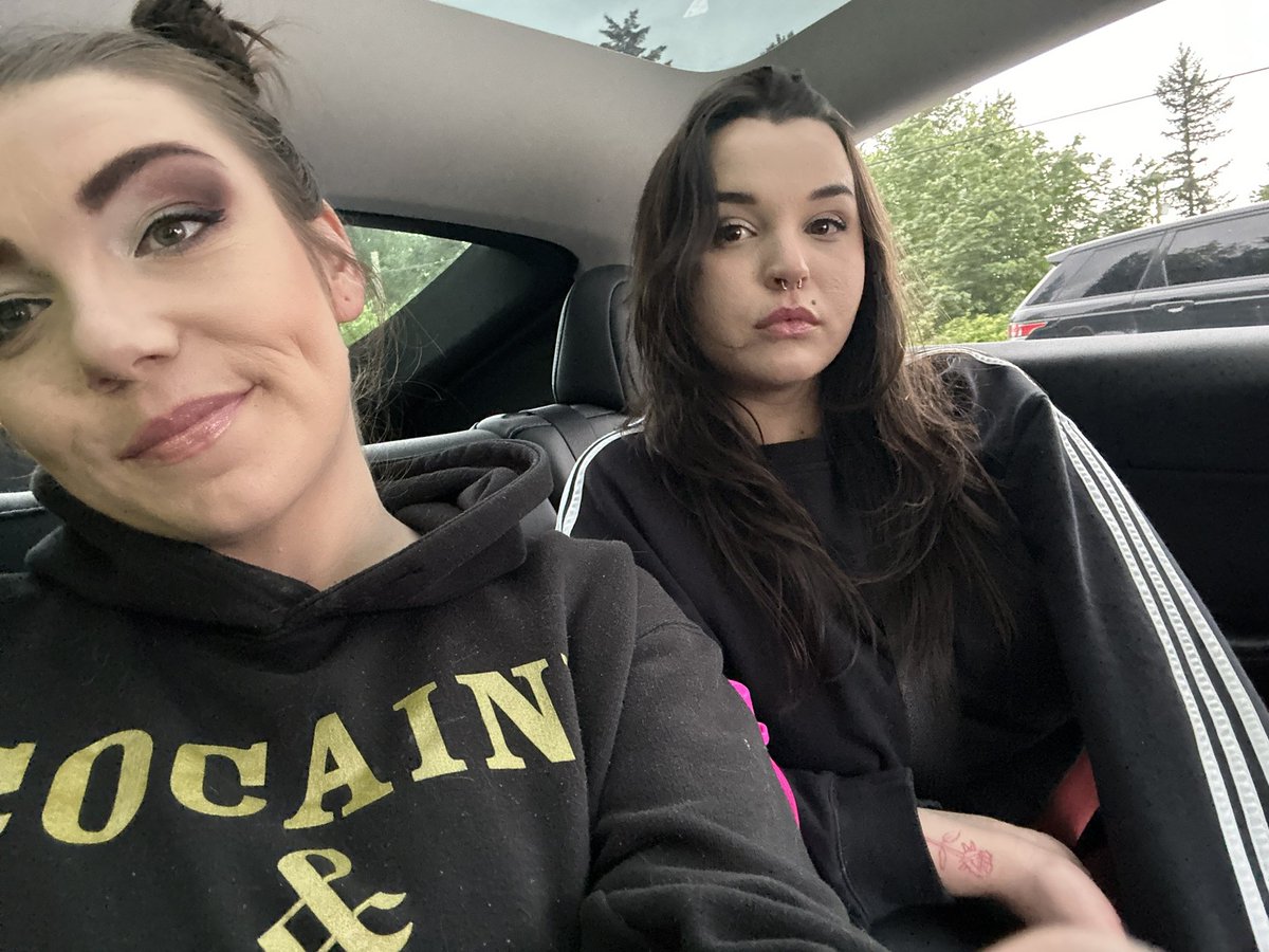 GoddessBambe's tweet photo. Your fav double domme duo ready to drain you loser cucks all weekend ❤️😈

Findom
CanadianDomme https://t.co/ZltN0t9JvL