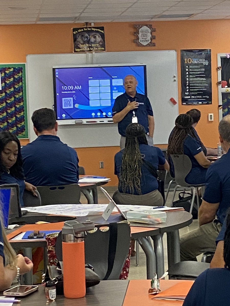 MemorialMS_OCPS's tweet photo. Middle School Cadre 3 - Listening to words of wisdom from @OCPSDeputySupe !! 24-25 is going to be an EPIC YEAR for #OCPS
#CatchTheVision 💙🍊🍎 https://t.co/8w35oJK4Oj