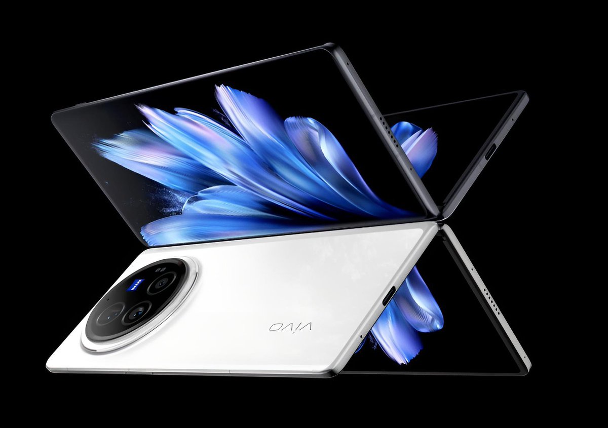 iammanish91's tweet photo. Guess the model no in my comment box.... 
#vivo #mobile #techupdate #PakvsUSA #BreakingTheCycle #Origin #FinanceBill2024 #phone #khalistani https://t.co/Pv0ZPlfiCI