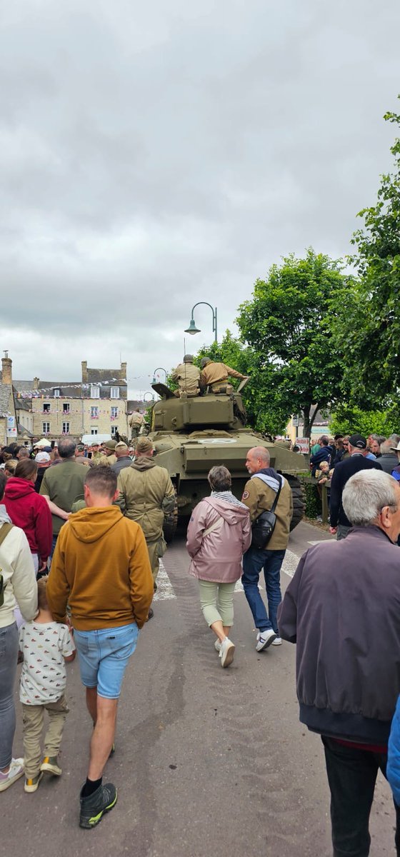 Academic Travel Abroad tweet media