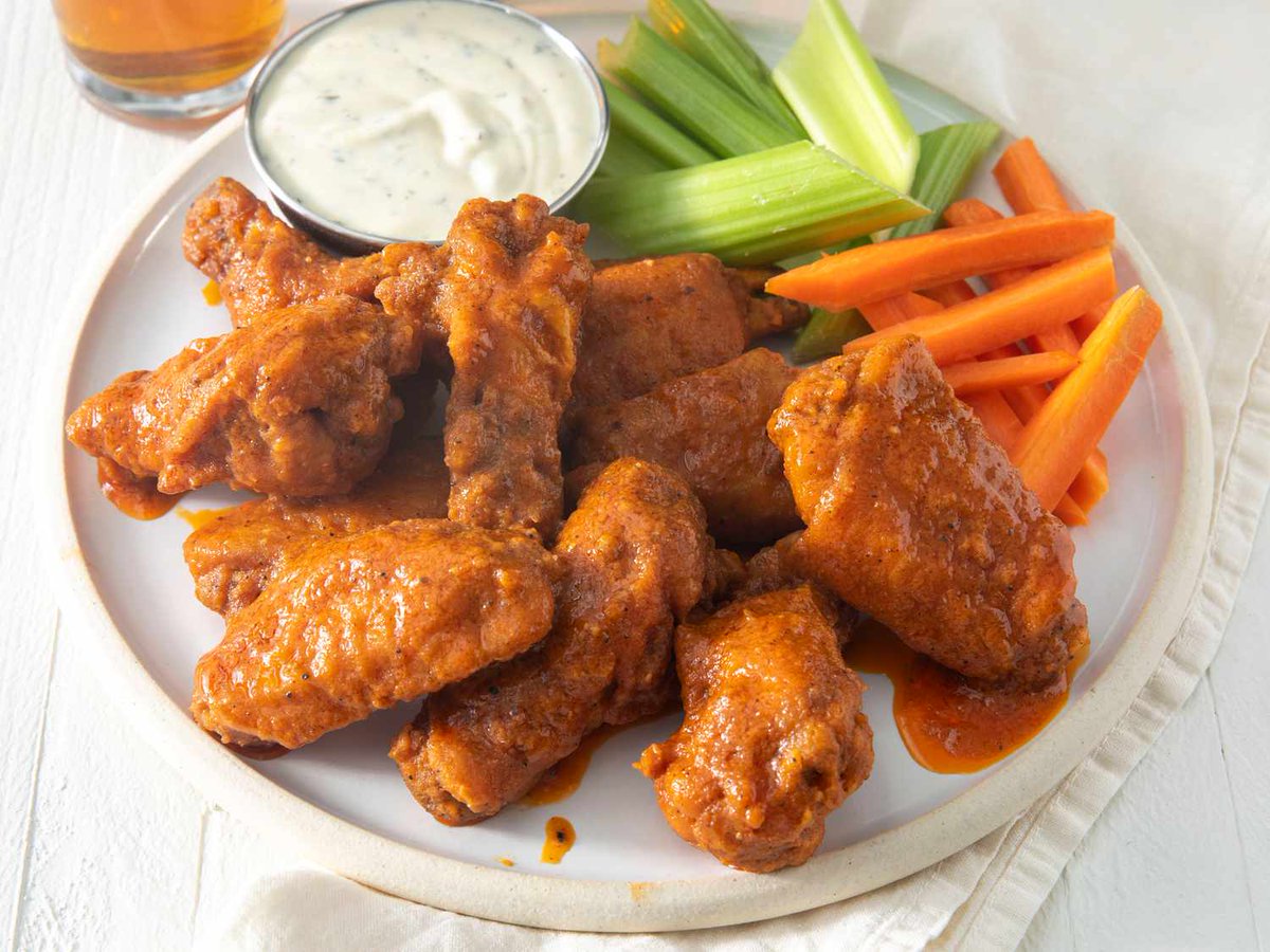 Ameliacarter_11's tweet photo. Can You Taste My Recipe and Tell Me How It Turns Out?
Buffalo Chicken Wings https://t.co/LIYXS44wgB
.
.
..
.
#BuffaloChickenWings #chickenwings #recipe #cookingmethods #healthyrecipe #chickenrecipes #dinnerrecipes #homemade
@mrhomechef85 @Living_Lou https://t.co/ITaCg1I2ob