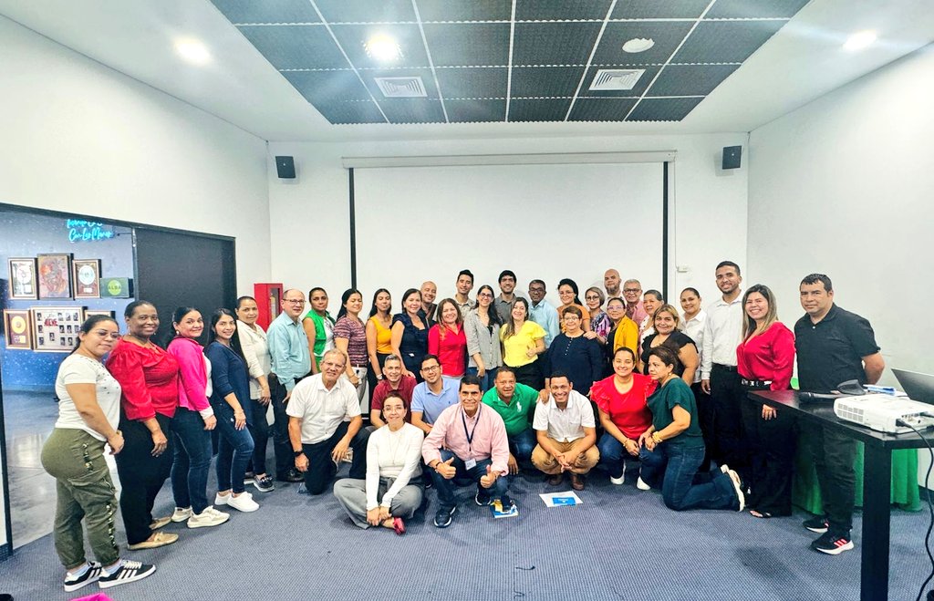 control_cali's tweet photo. Trabajamos por una gestión transparente en la @AlcaldiaDeCali.🌟
Más de 200 funcionarios y contratistas han participado en nuestras sensibilizaciones, destacando la información que fortalece el control interno en la gestión institucional. ¡Juntos construimos una Cali más íntegra! https://t.co/PZ30HwEfkH
