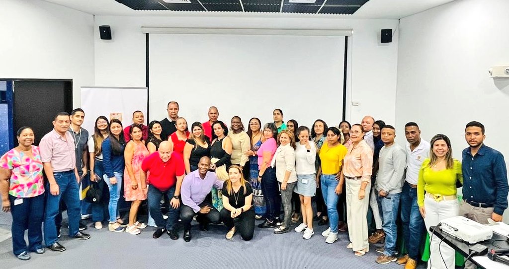 control_cali's tweet photo. Trabajamos por una gestión transparente en la @AlcaldiaDeCali.🌟
Más de 200 funcionarios y contratistas han participado en nuestras sensibilizaciones, destacando la información que fortalece el control interno en la gestión institucional. ¡Juntos construimos una Cali más íntegra! https://t.co/PZ30HwEfkH