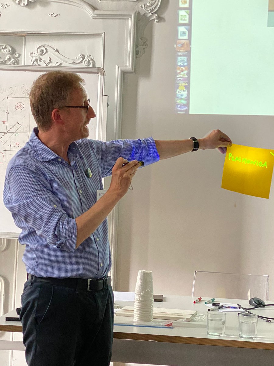 Plasmonica's tweet image. Fluorescent #Plasmonica!!!