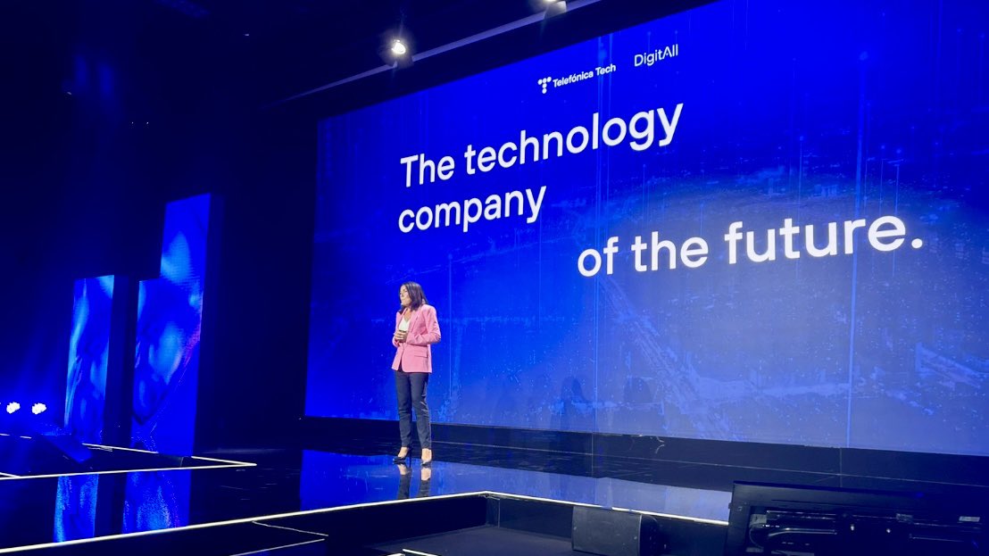 TelefonicaTech's tweet photo. @EstherVaqueroH Seguimos con Mª Jesús Almazor, COO España, Hispam, Brasil y USA en Telefónica Tech.
 
🗣 Mª Jesús: "Somos un motor clave para el Grupo Telefónica: desde 2019, hemos duplicado la tasa de crecimiento del mercado."
 
 #DigitAll24 https://t.co/LnxdolhINr