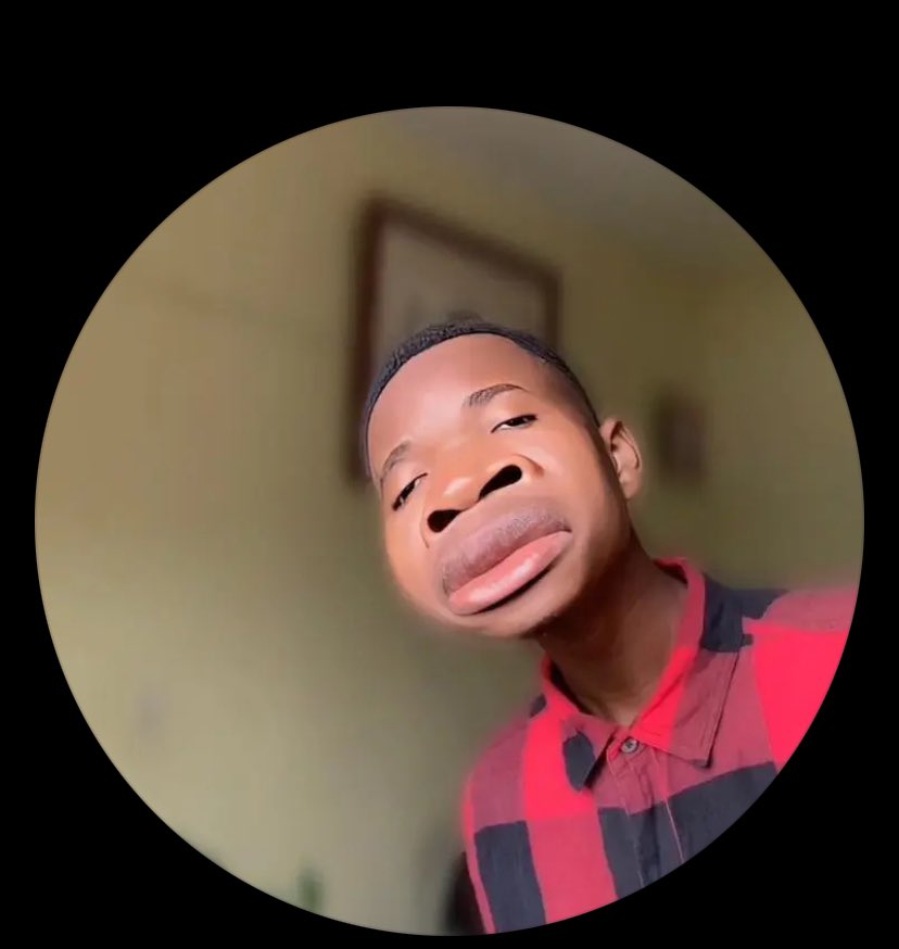 BorlingSteel's tweet photo. Kouzen Léo ki vinn pase summer a kay zuzu, ki rive nan kizinn nan 😂 https://t.co/iNd0w7KLNA