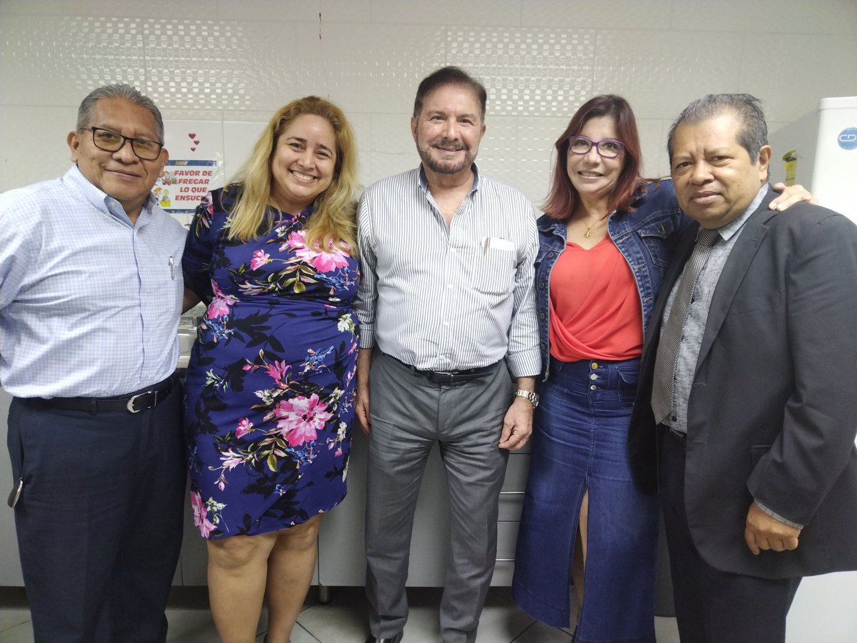 BoydCarmen05's tweet photo. Muy complacida con la reunión sostenida entre nuestro copartidario Roberto Henríquez, y representantes de diversas secretarías del CD. (Ambiente, Seguridad, Turismo, Jurídica, Prensa, Mujeres, Inclusión). Nuestra confianza está con @RCHENRIQUEZ https://t.co/iHEqdwJVju