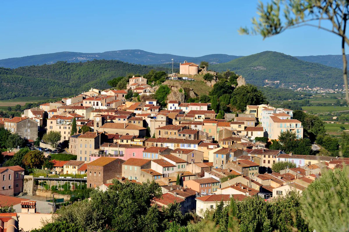 passerelle2M's tweet photo. Avec l'équipe municipale de Pierrefeu-du-Var, préparation du projet mémoire en présence de Patrick Martinelli maire de la ville et ses élu(e)s culture, jeunesse, senior, intergénérationnel, communication. #pierrfeuduvar #var #paca #intergenerationnel #seniors https://t.co/yYkjl5xWJZ
