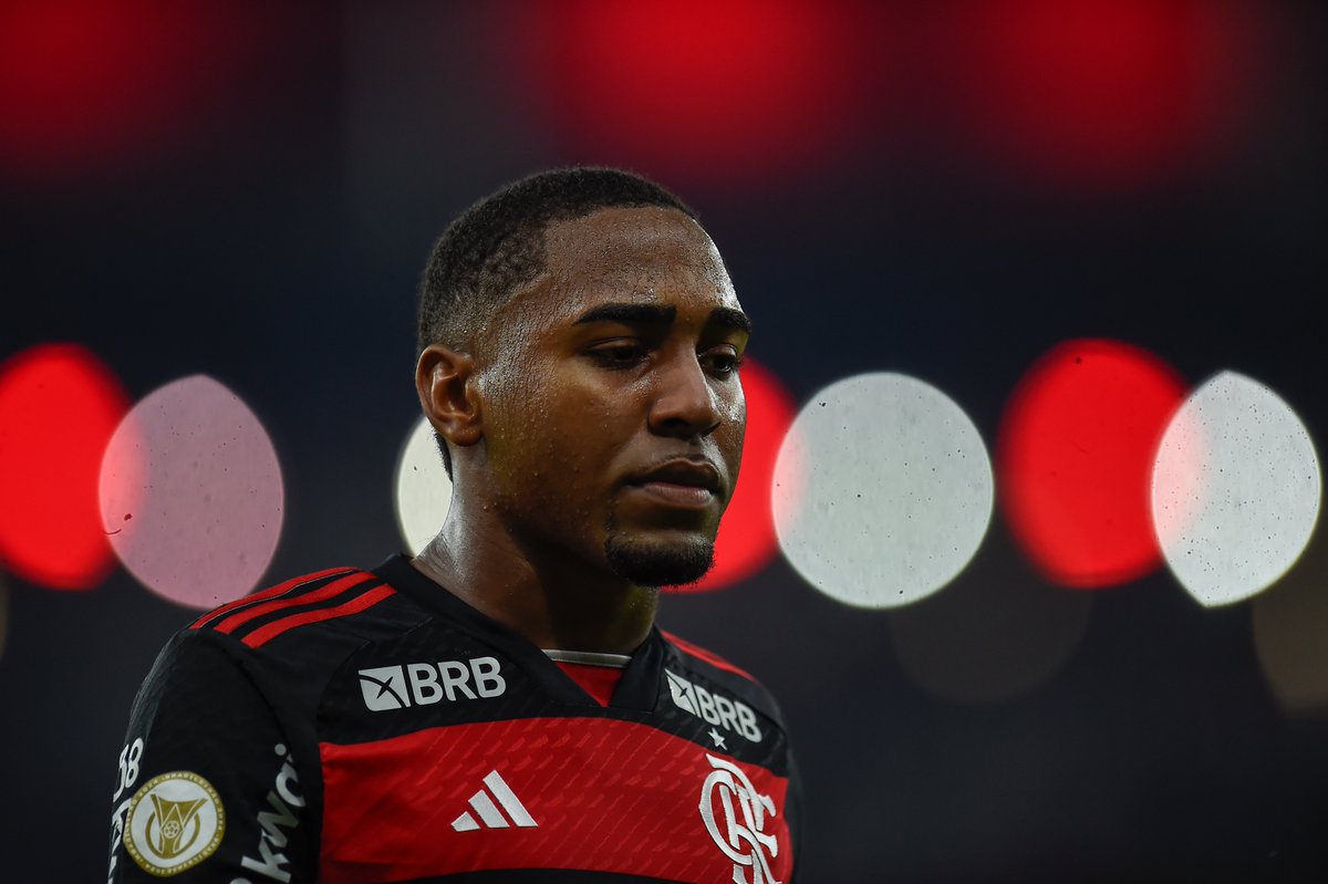 Flamengo's tweet photo. Um show de estrelas
Brilhou nos olhos
De um novo dia
A poesia...

📸 Marcelo Cortes / CRF
#VamosFlamengo #CRF https://t.co/YuOfIyIBBZ
