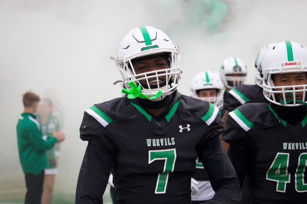 gpilsner20's tweet photo. Thank you for the coaching and competition tonight at @WeevilFootball  and big thank you for the game invite in the fall @CoachWrightUAM!!! #uncommited #classof25 https://t.co/Q6Z9xUn7SE