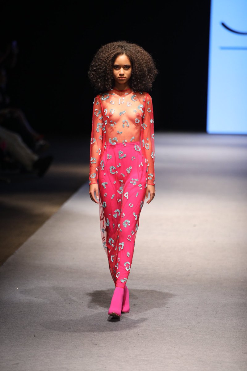 santini_es's tweet image. @jorgeduquevelez en #DistritoModa Colección #EntreAguas @leozzan