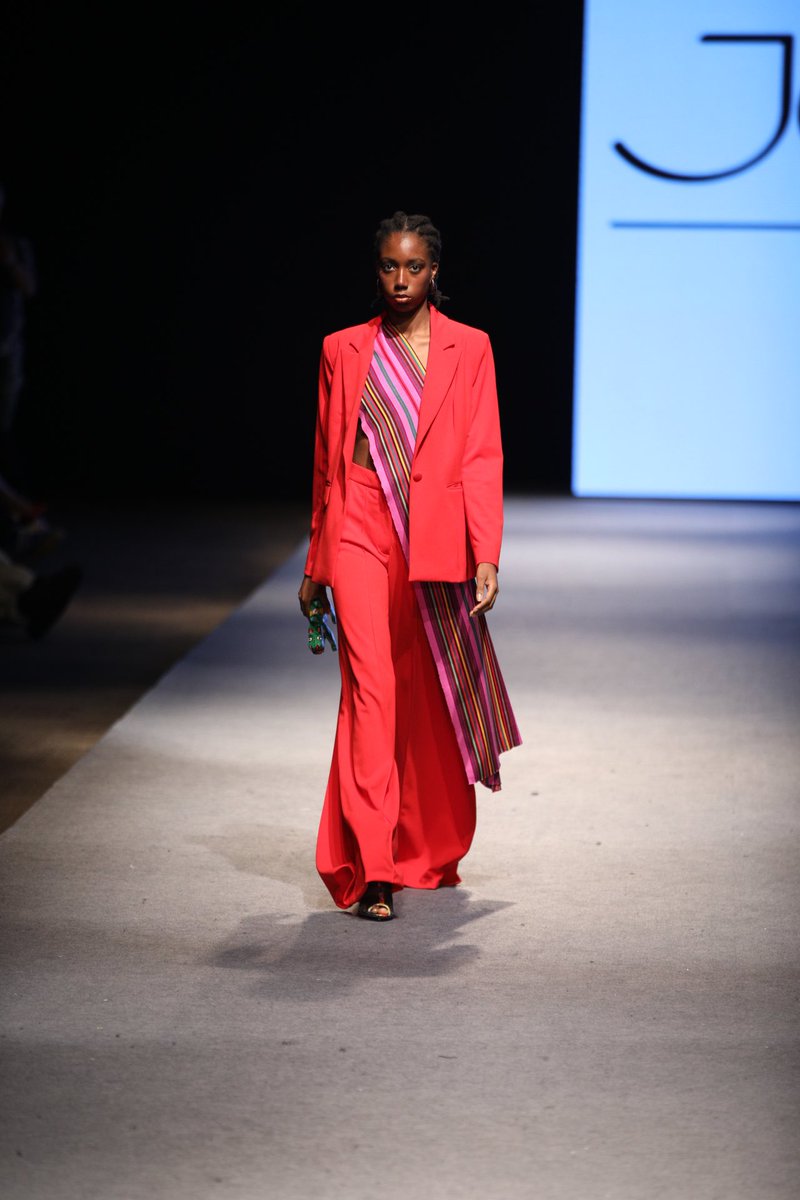 santini_es's tweet image. @jorgeduquevelez en #DistritoModa Colección #EntreAguas @leozzan