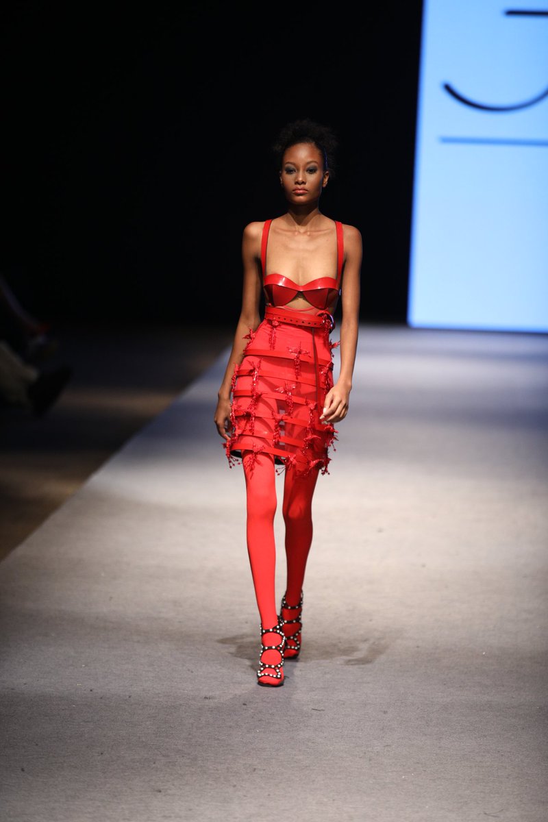 santini_es's tweet image. @jorgeduquevelez en #DistritoModa Colección #EntreAguas @leozzan