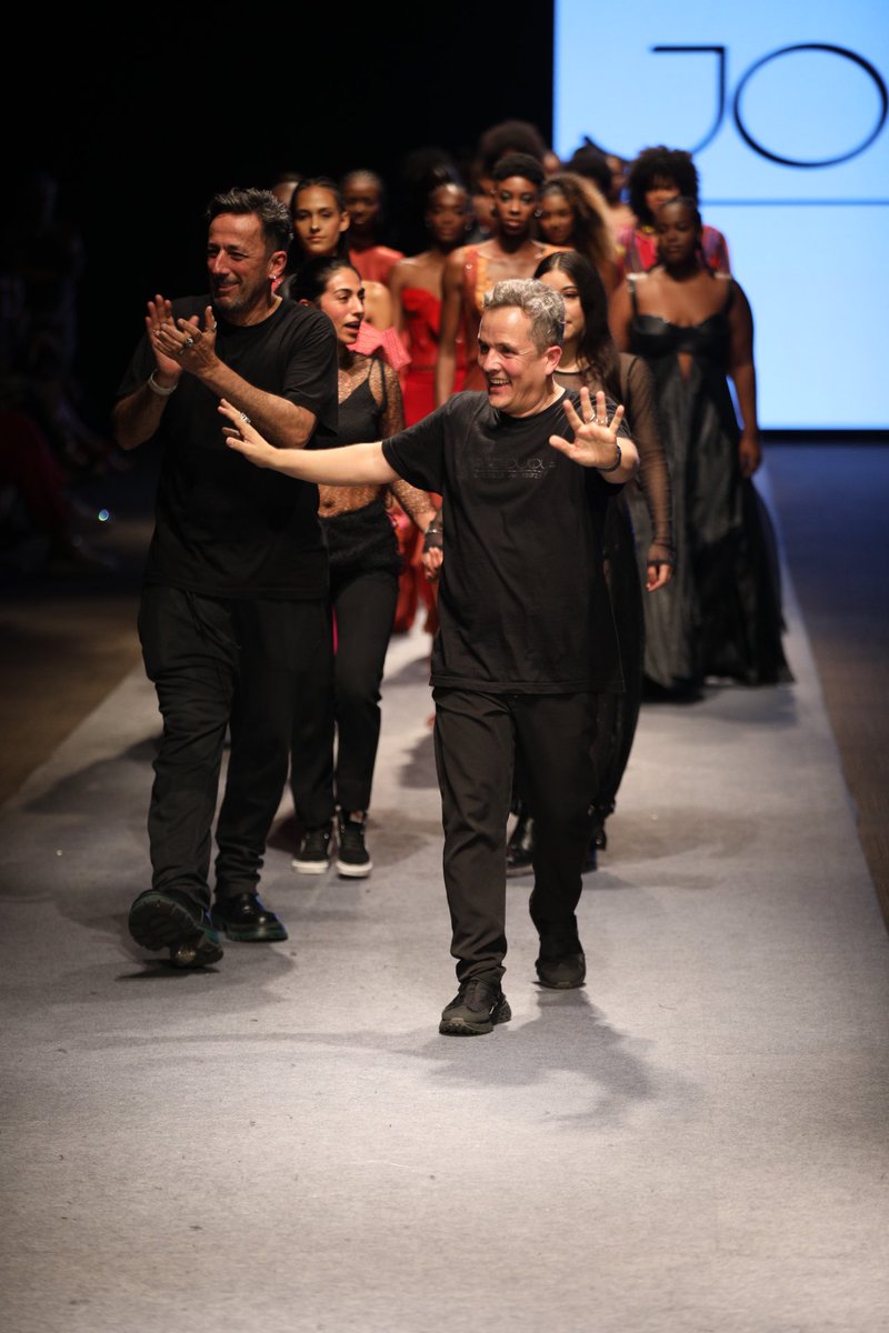 santini_es's tweet image. @jorgeduquevelez en #DistritoModa Colección #EntreAguas @leozzan