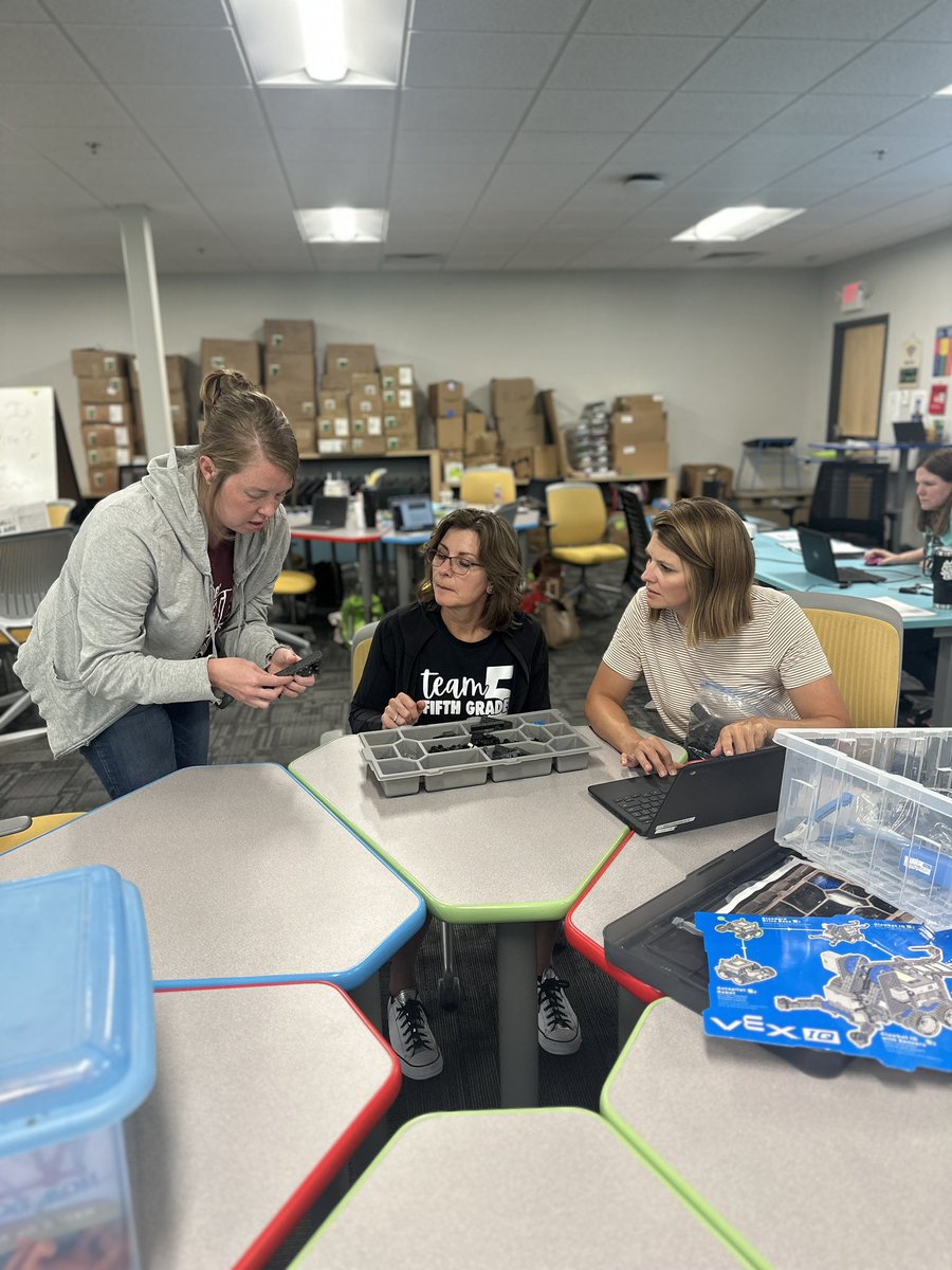 SandTEduc's tweet photo. Dr. Michelle Schwartze and Jessika Zink Cook trained some Rolla elementary teachers in Project Lead the Way Launch on Wednesday. They are ready to go teach STEM! #STEMearly #PLTWLaunch https://t.co/TJkBIRpmRx