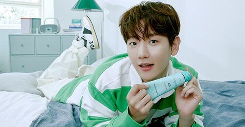 BOXIANx's tweet photo. baekhyun being ambassadors of B brands :

- Baekhyun x Burberry
- Baekhyun x Bringgreen 
- Baekhyun x allo Bank
- Baekhyun x Bench https://t.co/TGrn3PS0Kw