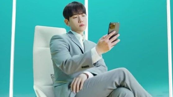BOXIANx's tweet photo. baekhyun being ambassadors of B brands :

- Baekhyun x Burberry
- Baekhyun x Bringgreen 
- Baekhyun x allo Bank
- Baekhyun x Bench https://t.co/TGrn3PS0Kw