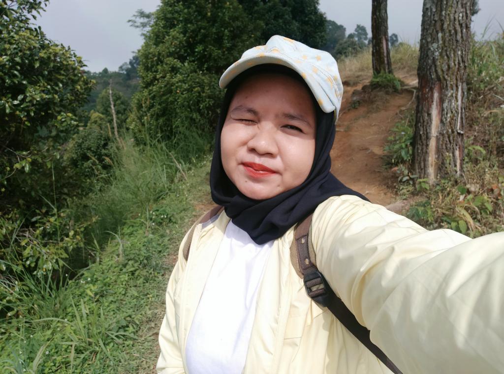citricsweet's tweet photo. --SOLO HIKING BUKIT PANIISAN SENTUL BOGOR--

mau bikin thread pengalaman solo hiking buat kenangan kenekatan keluar dari zona nyamanku 😚💛🌻 https://t.co/igYLpl3jBl