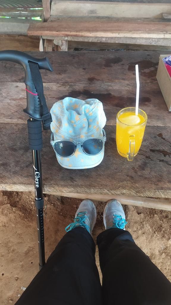 citricsweet's tweet photo. --SOLO HIKING BUKIT PANIISAN SENTUL BOGOR--

mau bikin thread pengalaman solo hiking buat kenangan kenekatan keluar dari zona nyamanku 😚💛🌻 https://t.co/igYLpl3jBl