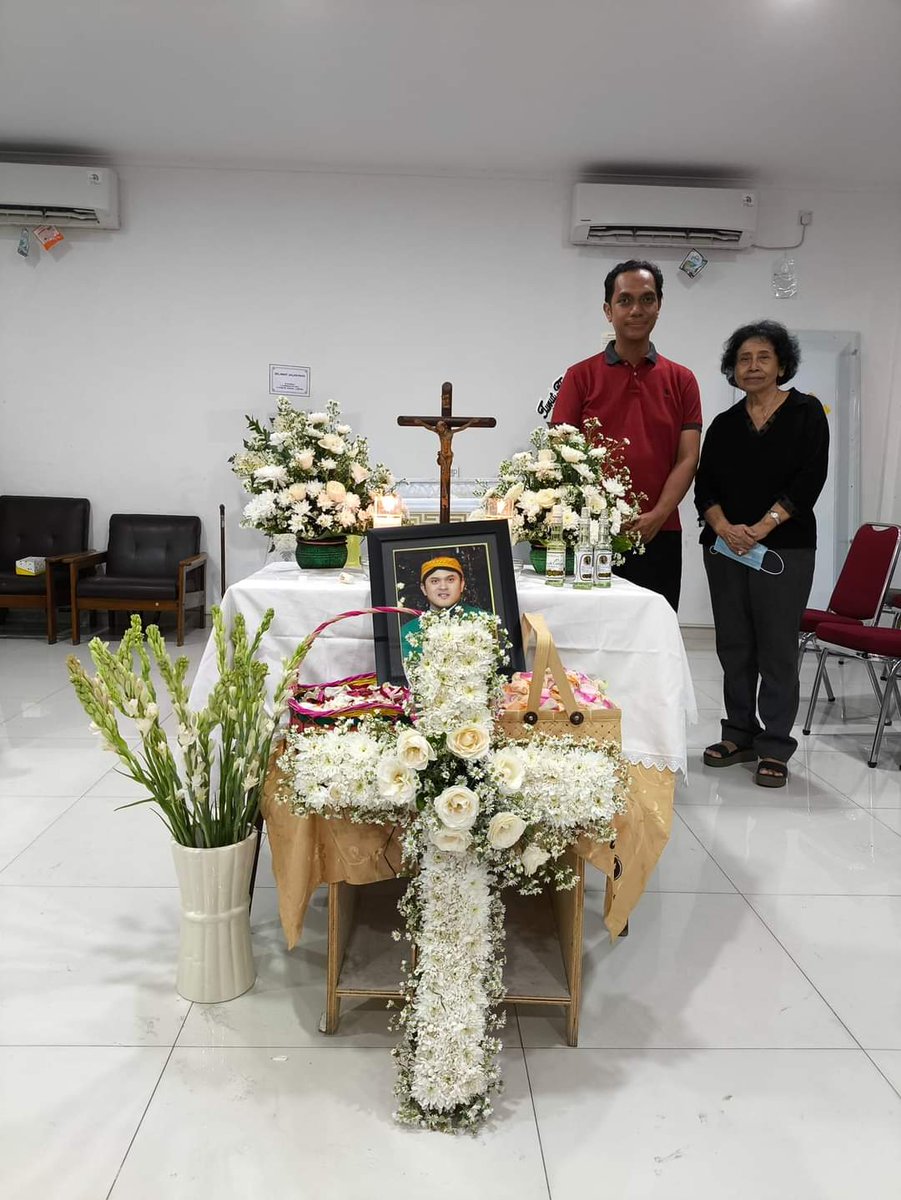 hellosilucy's tweet photo. Rest in peace @arifinpribadi (📷: Robertus Kamantyasa)

Filipi 1:21-241:21 Karena bagiku hidup adalah Kristus i dan mati adalah keuntungan 1 . 1:22 Tetapi jika aku harus hidup di dunia ini, itu berarti bagiku bekerja memberi buah. https://t.co/NWVqMwm2Vl