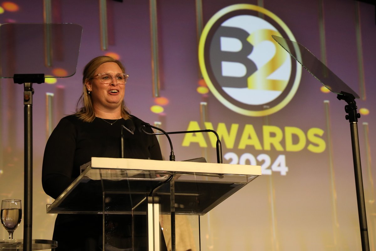 ANAmarketers's tweet photo. The 2024 Top Award winner for Individual Marketer of the Year is Kendra Lewinski from @carhartt. Congratulations! #ANAB2 https://t.co/7WWi3XSFPF