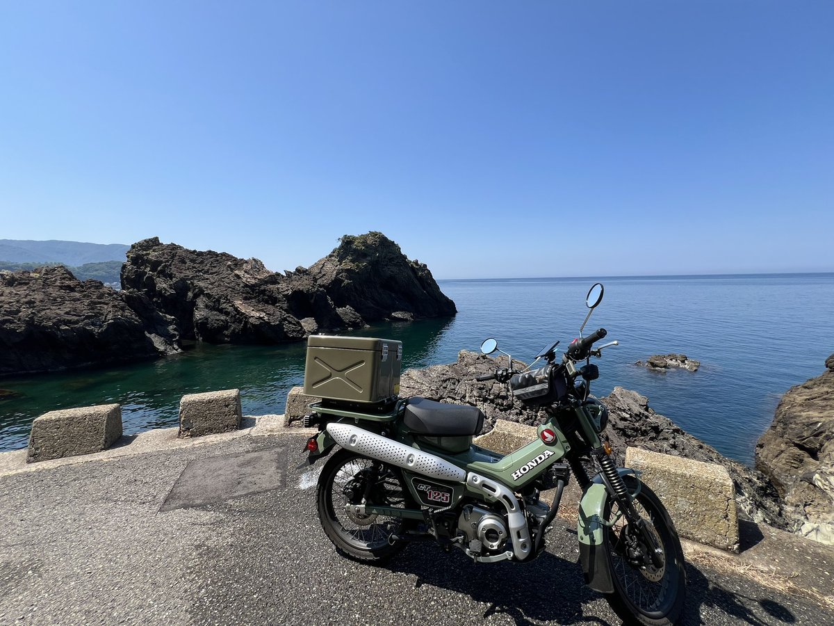butterCandy2's tweet photo. 今日のツーリングは福井県越前海岸。
天気良くて海がキレイです！
#ハンターカブ https://t.co/zZLXQJnNOH
