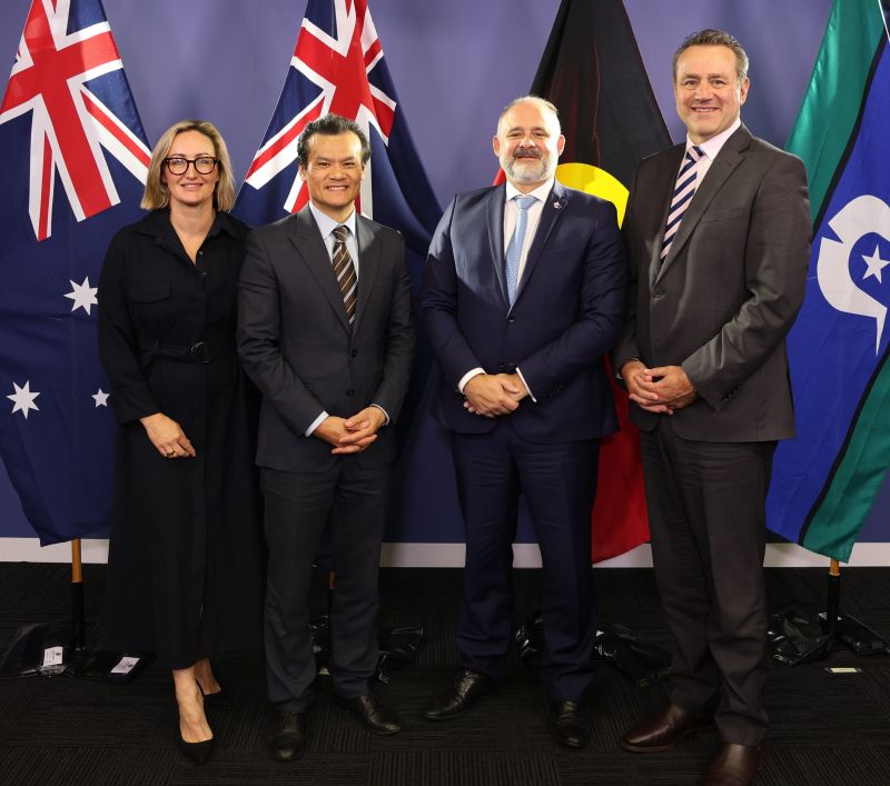 Fruitful working session with the government of NSW!

We discussed the 🇲🇫🇦🇺 bilateral roadmap, the extensive investment program for energy transition &amp; transportation in #NSW, the cooperation between our schools ahead of the Olympics, and I shared the Team France Roadmap for 2024