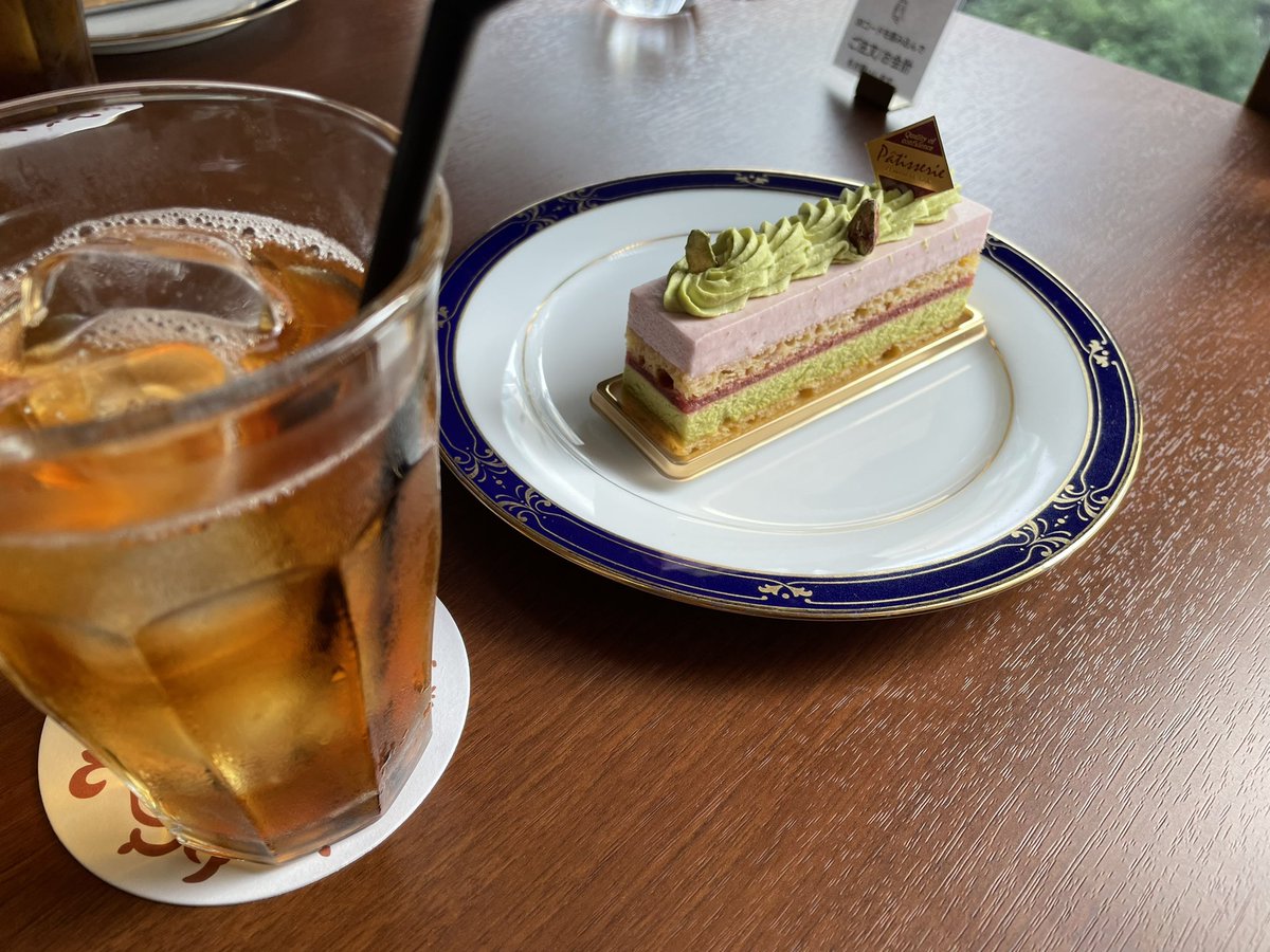 ArchitectCoreHr's tweet photo. おはようございます。

先日友人とショッピングなどをしていましたが、なぜか最後には焼き鳥屋さんに吸い込まれていました。
ケーキより焼鳥派かもしれません。

本日もよろしくお願いします！

#企業公式相互フォロー 
#25卒就活 
#新卒採用 https://t.co/V0OpESKmOE