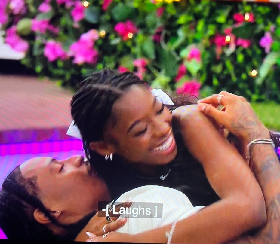 messylegends's tweet photo. we got white love, black love AND swirl. yall better b voting for all 3 of the people’s couples! #loveislandusa https://t.co/MCfsnbhElq