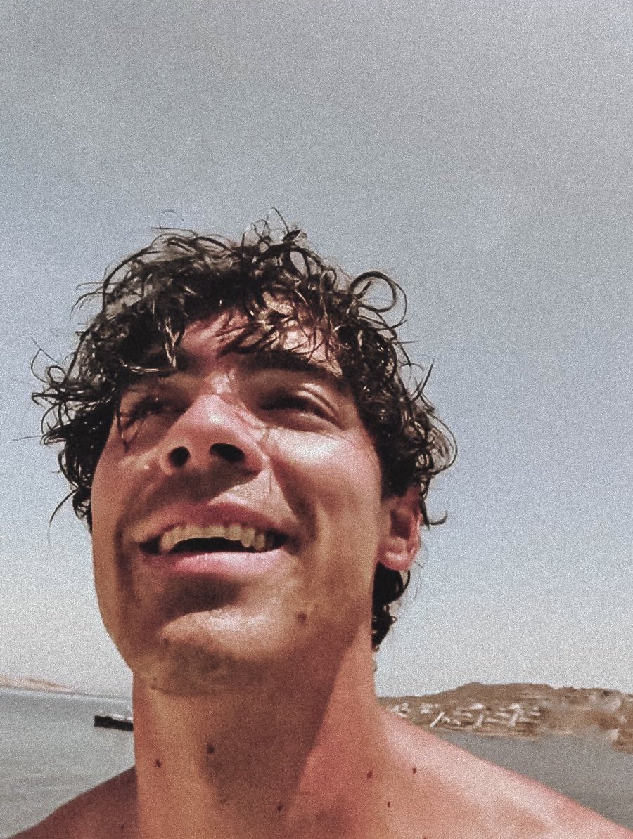 joejonasarchive's tweet photo. joe jonas, 2024. https://t.co/vTDKFPVoEf
