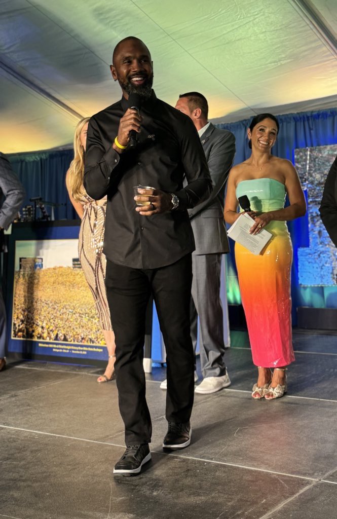 MottChildren's tweet photo. What a wonderful evening! Proceeds from tonight’s #EventonMain will benefit the @CharlesWoodson Clinical Research Fund at Mott, which enables doctors and scientists to take on childhood conditions and diseases. Since 2009, Event on Main has raised more than $5.5 million for Mott! https://t.co/P1AdmTshnD