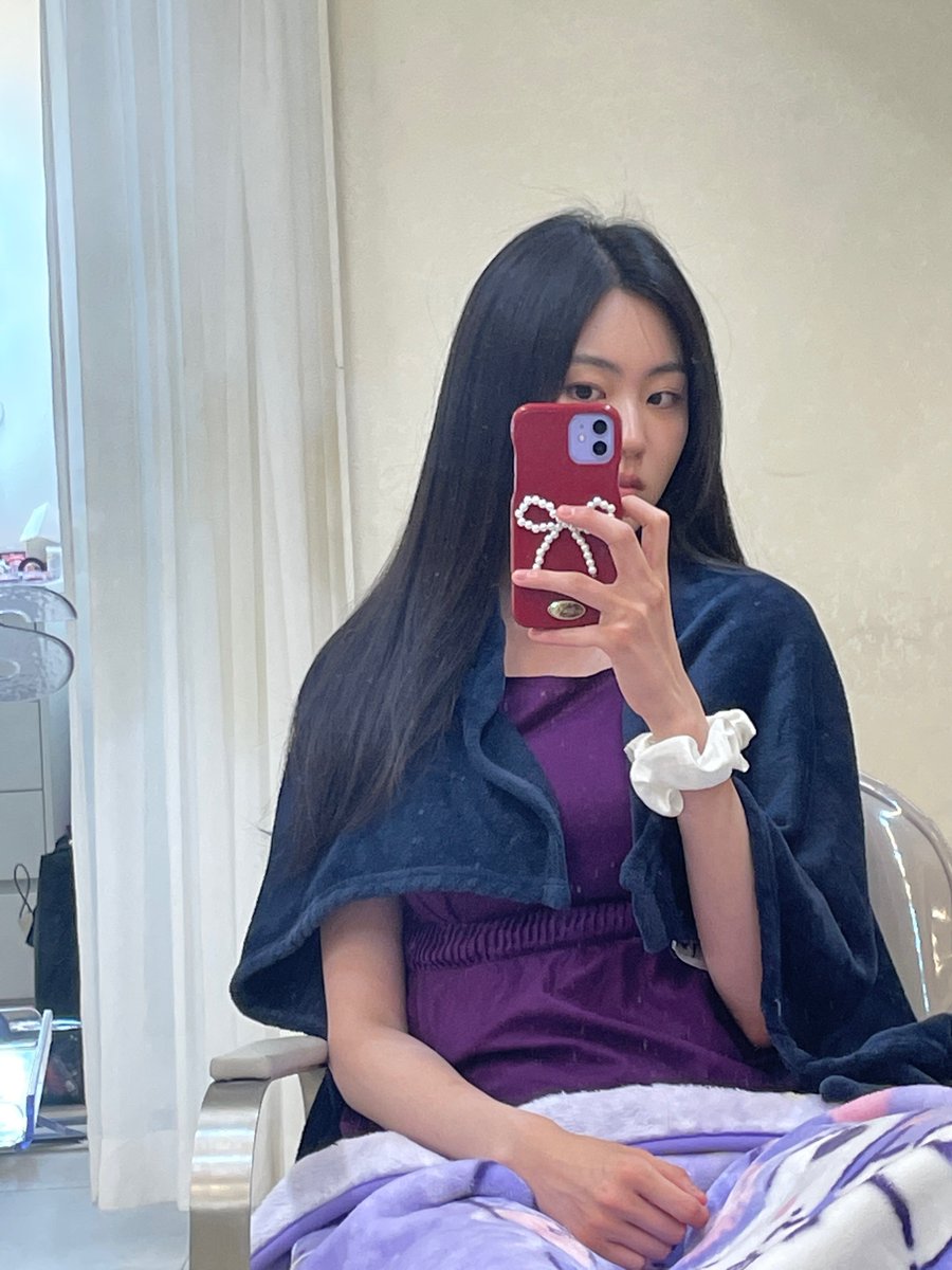bean_bbl's tweet photo. 240614 🦄🫧 8:34 AM KST

- 📸
- I’m out wearing a sleeveless piece and covered up with two blankets https://t.co/2O1RiXUHAv