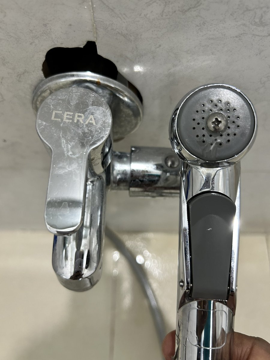 depot41623333's tweet image. @Cera_India health faucet design is faulty. The water does not stop even after releasing the switch on handle. Absolutely new purchases by #MES #Khadki. @BIS_manak @jagograhakjago to inspect licenses and QC,QA. DM for contact