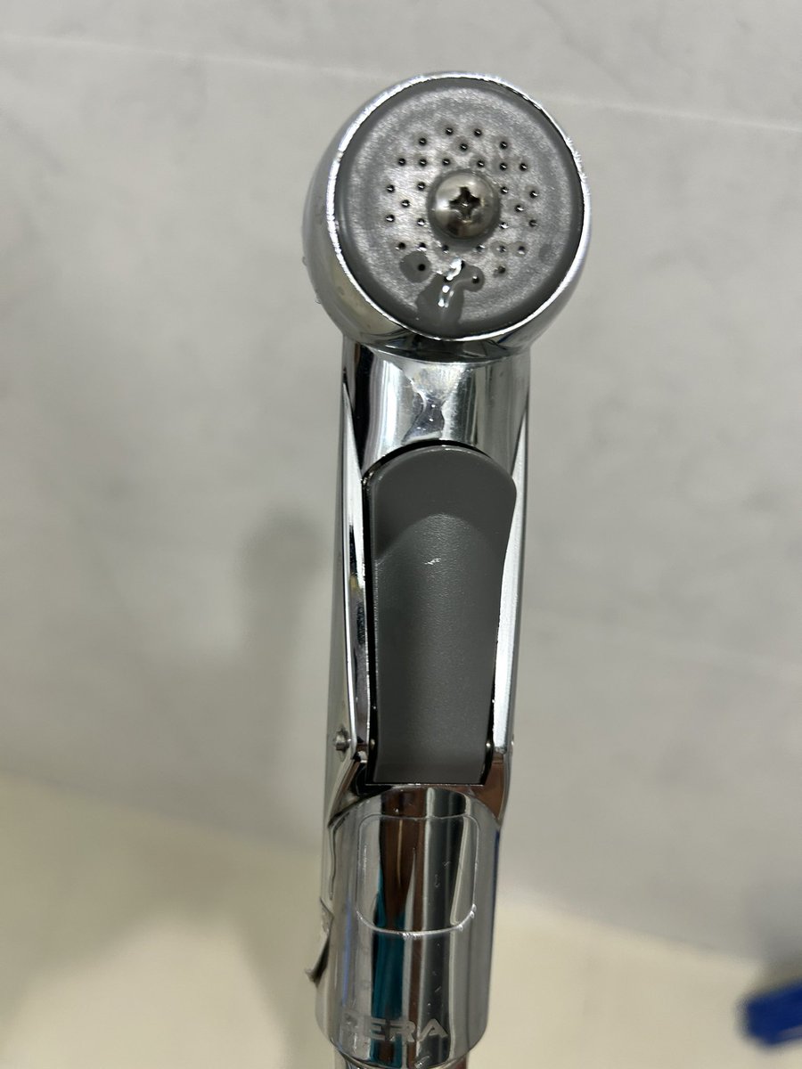 depot41623333's tweet image. @Cera_India health faucet design is faulty. The water does not stop even after releasing the switch on handle. Absolutely new purchases by #MES #Khadki. @BIS_manak @jagograhakjago to inspect licenses and QC,QA. DM for contact