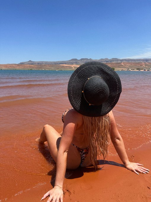 Utah Lake days 🏞️☀️ https://t.co/Uzp0sqcPiO