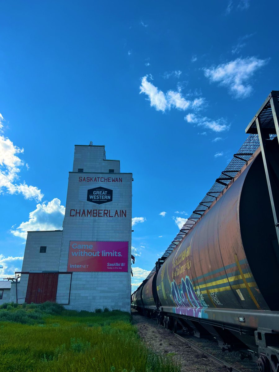 mleggturf's tweet photo. Awesome day in Moosejaw talking Art of App, and supporting Saskatchewan Turf Managers. What a province; so lucky to see the heart of our Country! #longviews @SyngentaTurfCA https://t.co/XFV0Uuh4uw